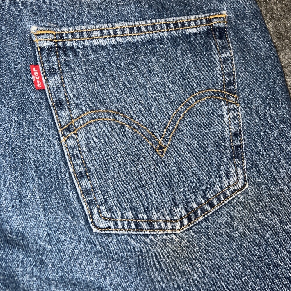 Levi's Women's High-Rise Baggy Shorts Woman Size 32 NWT Premium - Picture 7 of 9